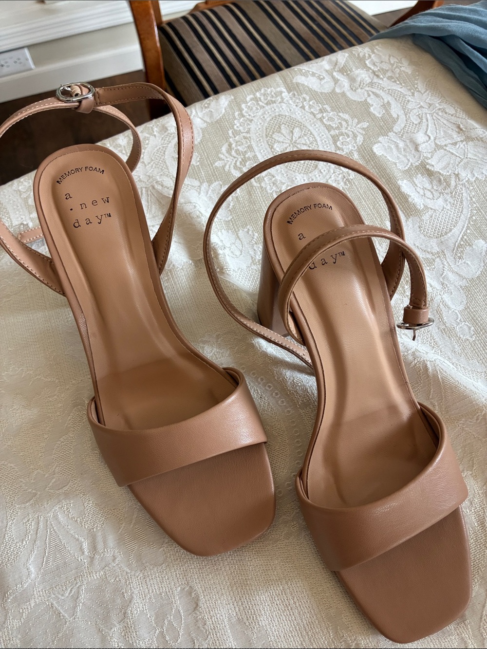 a new day Haley chunky 4 in. heel nude adjustable ankle strap size 7